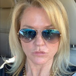 Meet your Posher, Sherry